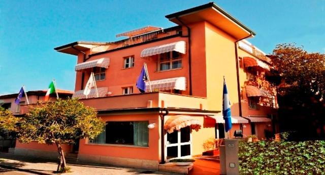 Florentia Hotel Lido di Camaiore Exteriör bild